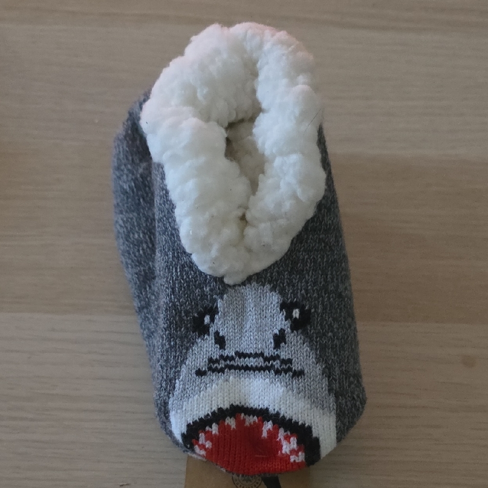 Northeast Outfitters Cozy Cabin Youth Shark Slipper Socks